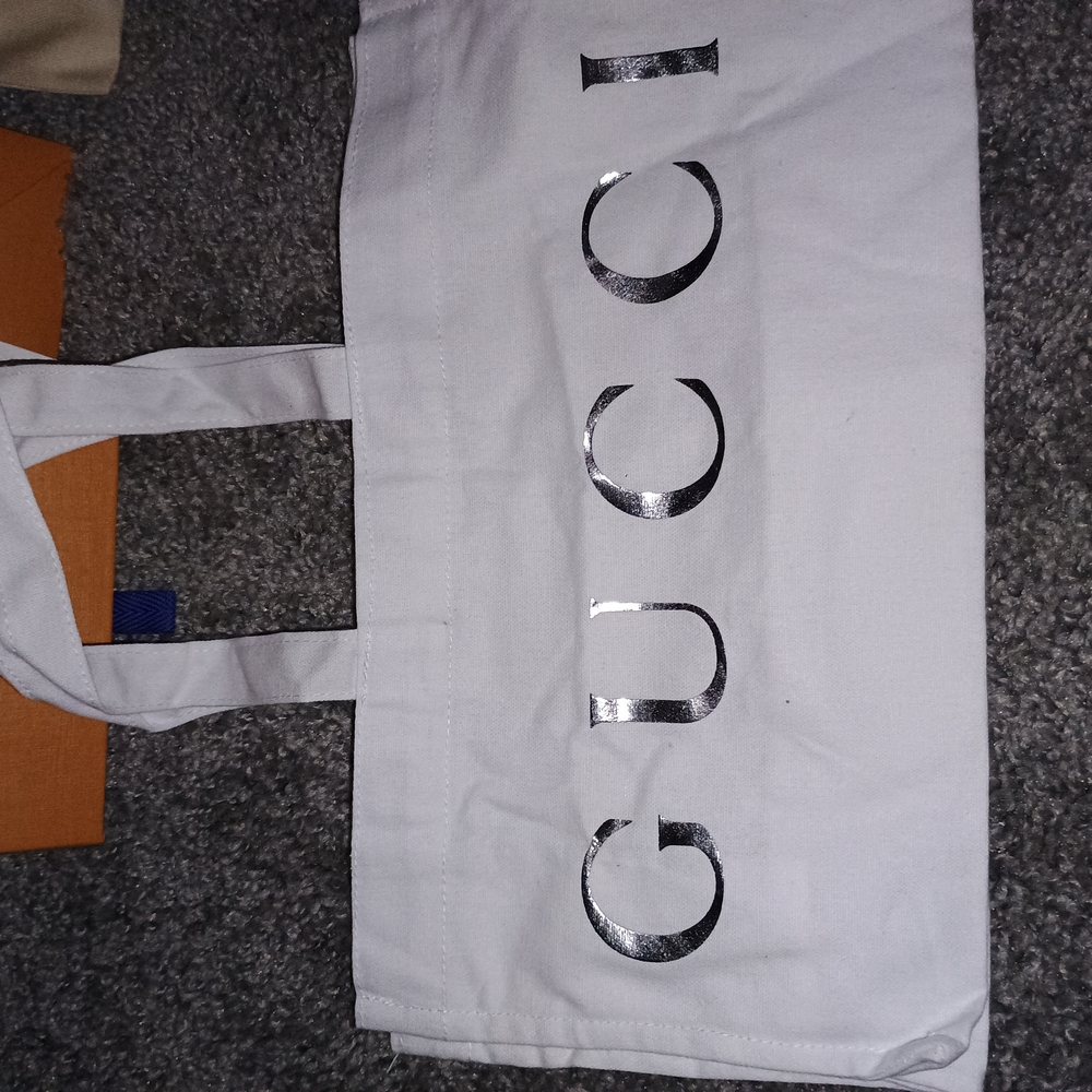 Gucci White Canvas Tote Bag with Bold Branding